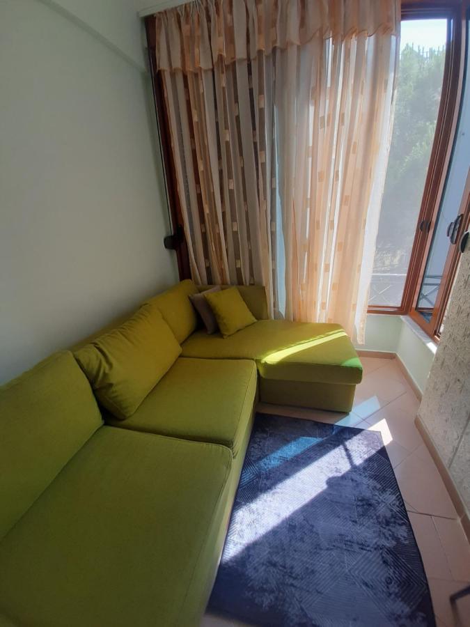 Ema'S Apartment Durrës Extérieur photo